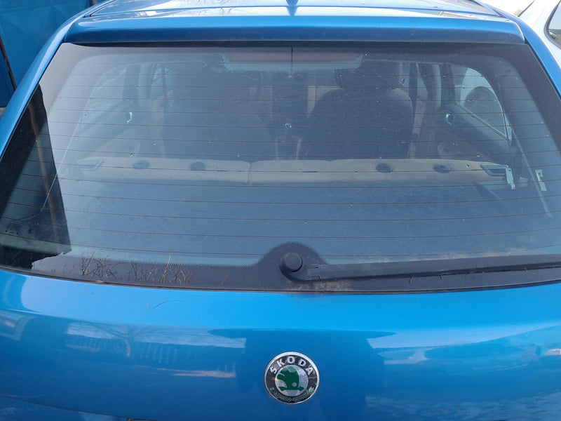 Skoda Fabia 1 hatchback, haion complet cu luneta si motoras stergator.