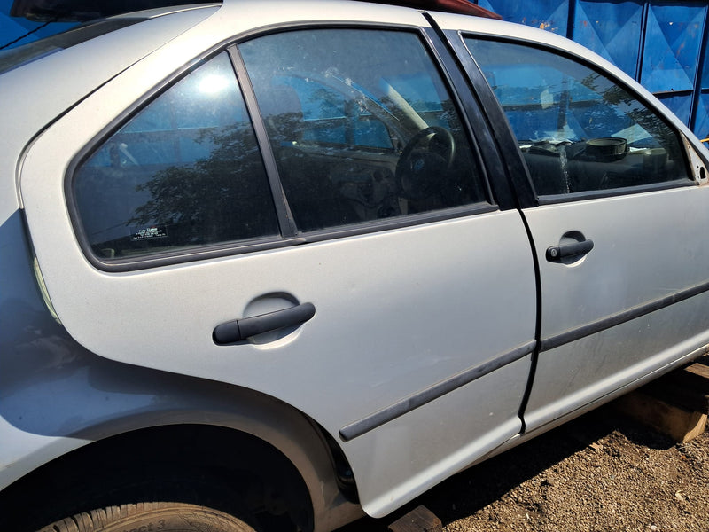 Volkswagen Bora, usa portiera dreapta spate, cod culoare LA7W
